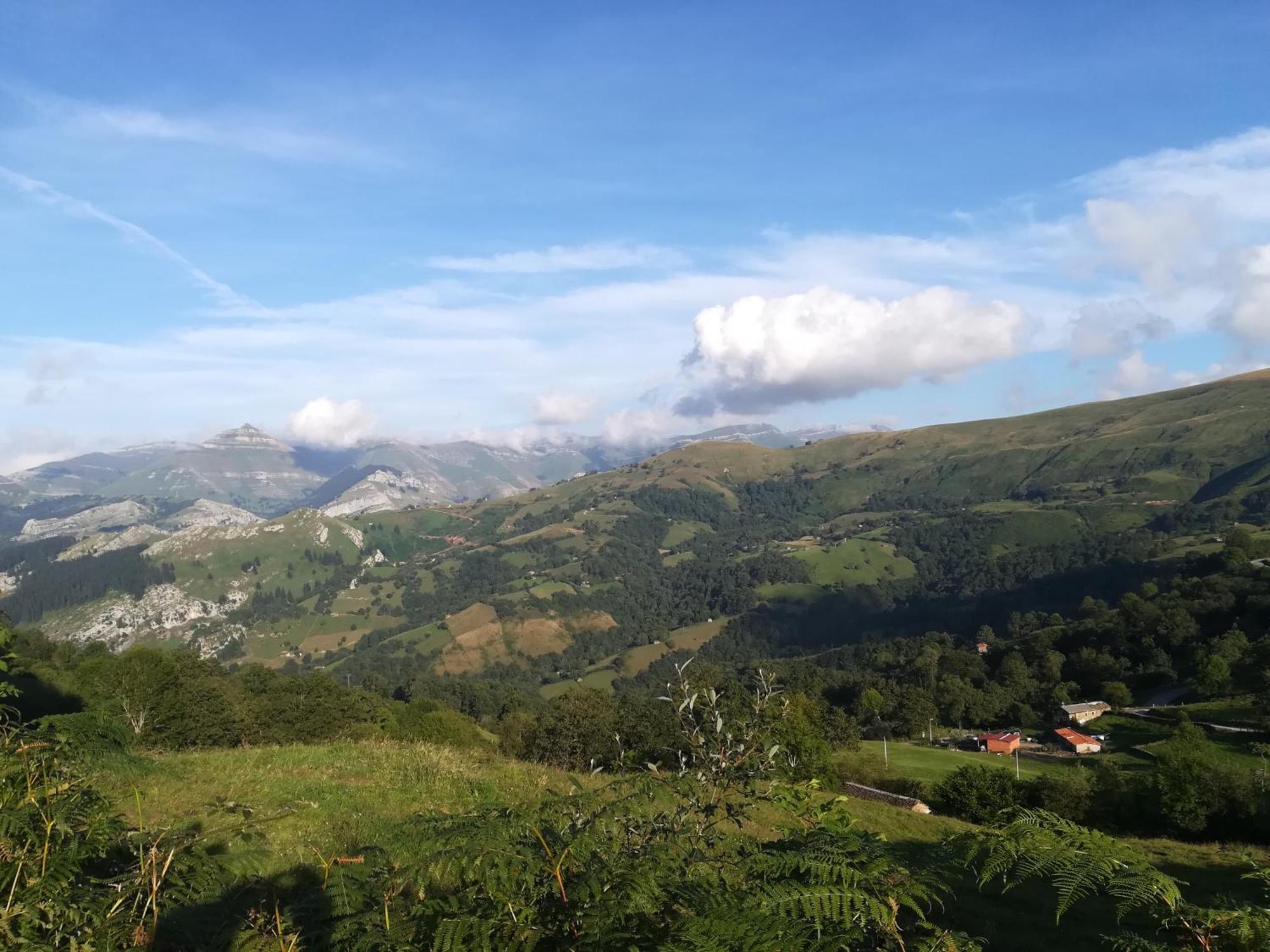 La Pasiega San Roque de Riomiera Luaran gambar